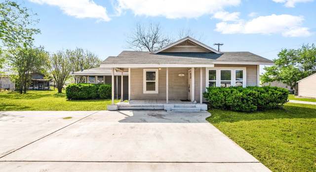 Photo of 104 Persons St, Stockdale, TX 78160