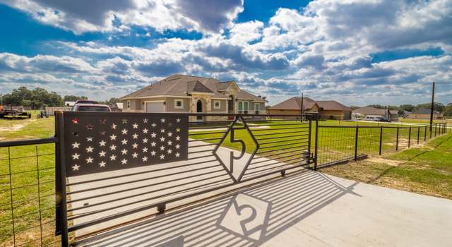 Photo of 536 Trophy Ln, Poteet, TX 78065-3812