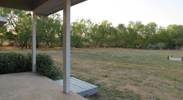 Photo of 830 Rodriguez Ln, Pleasanton, TX 78064