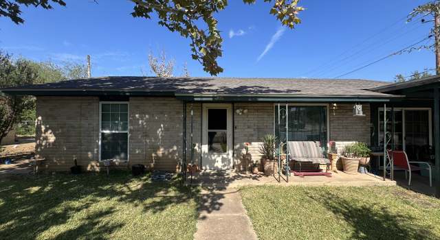 Photo of 908 Campos St, Carrizo Springs, TX 78834-2212