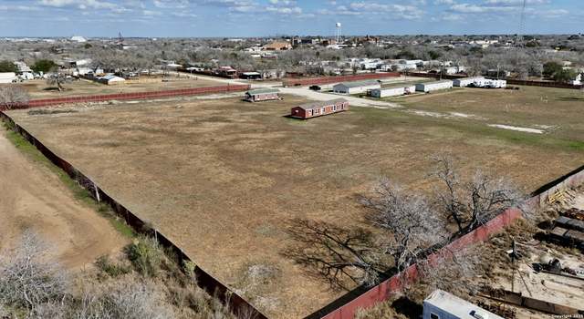 Photo of 416 Mulberry St, Jourdanton, TX 78026