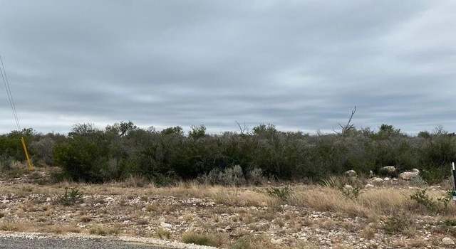Photo of 92 Palomino Hills Cir, Uvalde, TX 78801