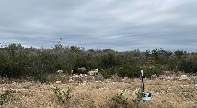 Photo of 92 Palomino Hills Cir, Uvalde, TX 78801