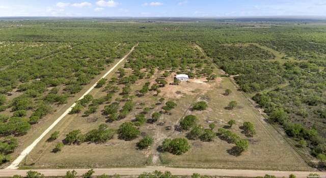 Photo of 527 County Road 334, Charlotte, TX 78011