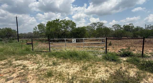 Photo of 215 County Road 1670, Moore, TX 78057