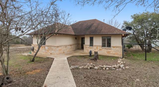 Photo of 117 Verde Hills Dr, Center Point, TX 78010-3512