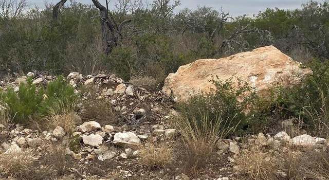Photo of 644 Legend Hills Rd, Uvalde, TX 78801