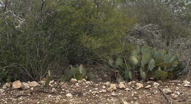 Photo of 644 Legend Hills Rd, Uvalde, TX 78801