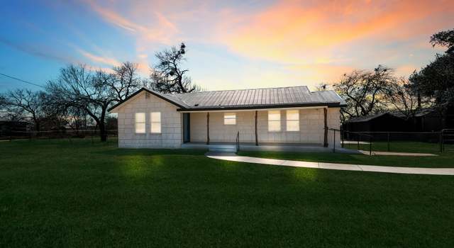 Photo of 384 Rose Blvd, Charlotte, TX 78011