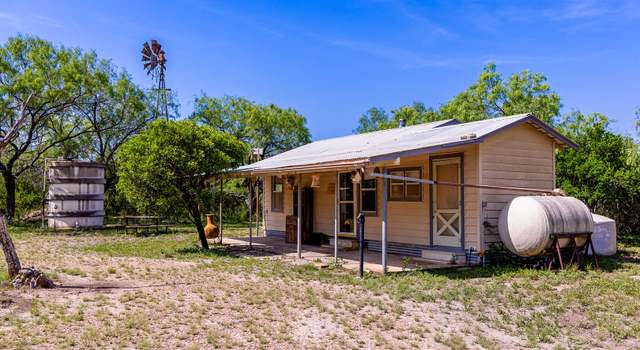 Photo of 2737 Hindes Ranch Rd, Fowlerton, TX 78021