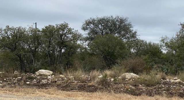 Photo of 309 Legend Hills Rd, Uvalde, TX 78801