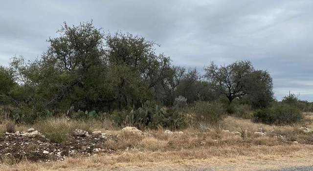 Photo of 309 Legend Hills Rd, Uvalde, TX 78801