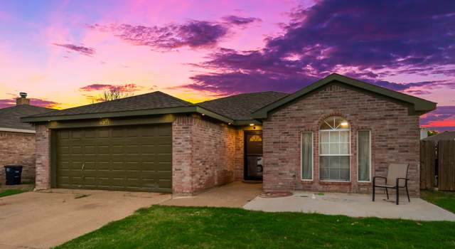 Photo of 6371 Stonewater Bend Trl, Fort Worth, TX 76179