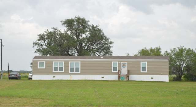 Photo of 2566 County Road 2615, Devine, TX 78016