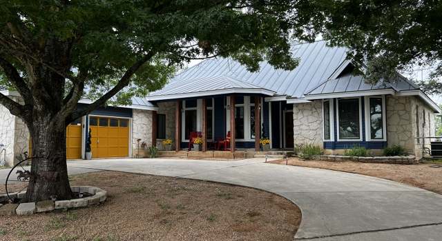 Photo of 1790 County Road 271, Rio Medina, TX 78066-2569