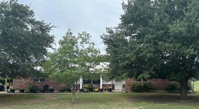 Photo of 251 County Road 444, Hondo, TX 78861-5015
