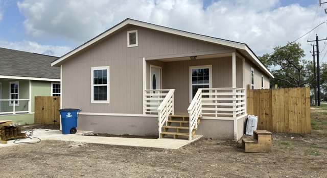 Photo of 710 E 5th, Nixon, TX 78140