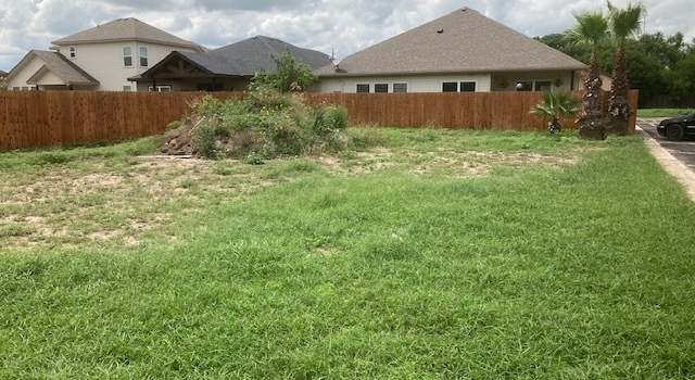 Photo of 110 Sutton Place-lot #10, Uvalde, TX 78801