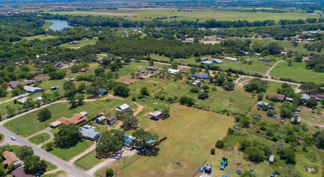 Photo of 456 E Zipp Rd, New Braunfels, TX 78130-9417