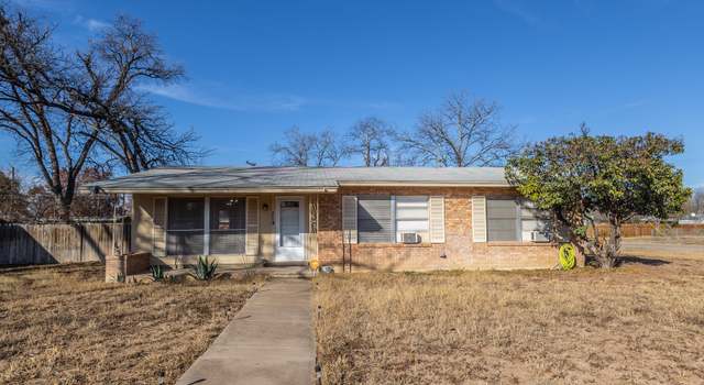 Photo of 200 W Pecos St, Uvalde, TX 78801