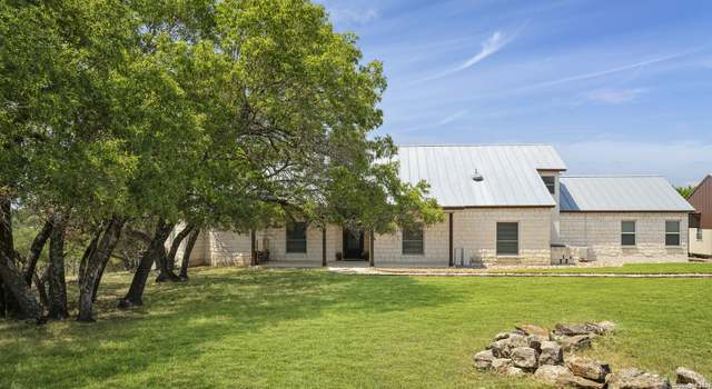 Photo of 102 Blaschke Rd, Comfort, TX 78013