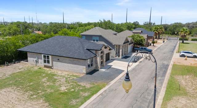 Photo of 109 Sutton Pl, Uvalde, TX 78801