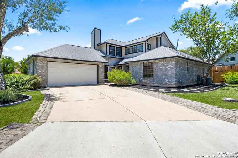 Photo of 10133 Sandyglen San Antonio, TX 78240
