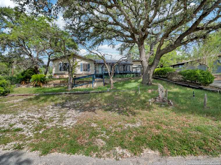 Photo of 103 Crestview Canyon Lake, TX 78133