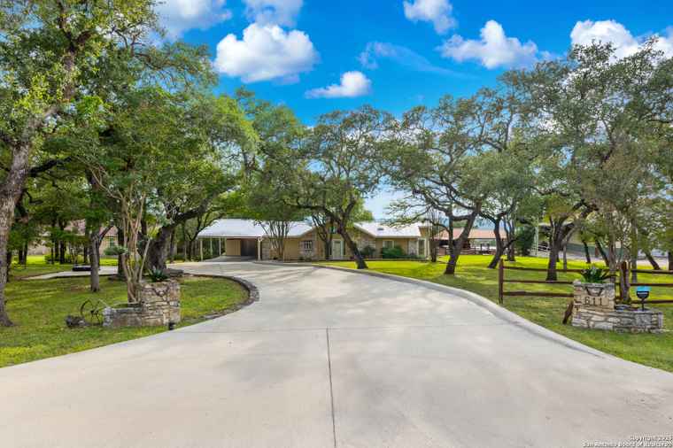 Photo of 611 Wild Turkey New Braunfels, TX 78132