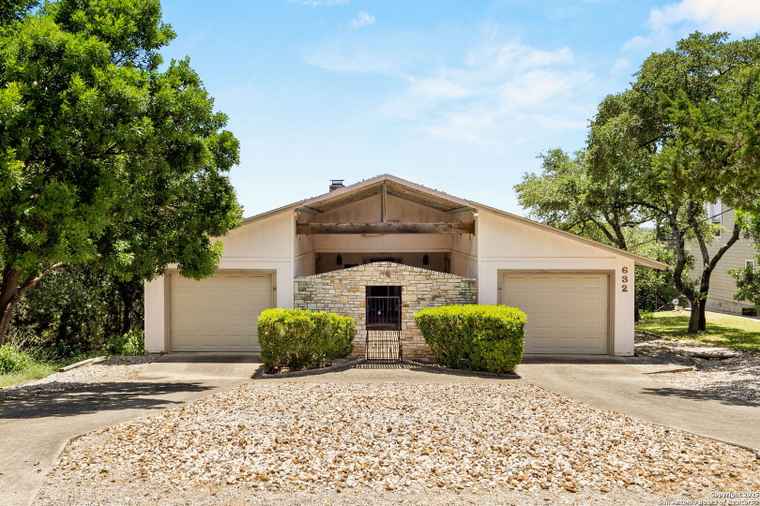 Photo of 632 Lake Forrest Canyon Lake, TX 78133