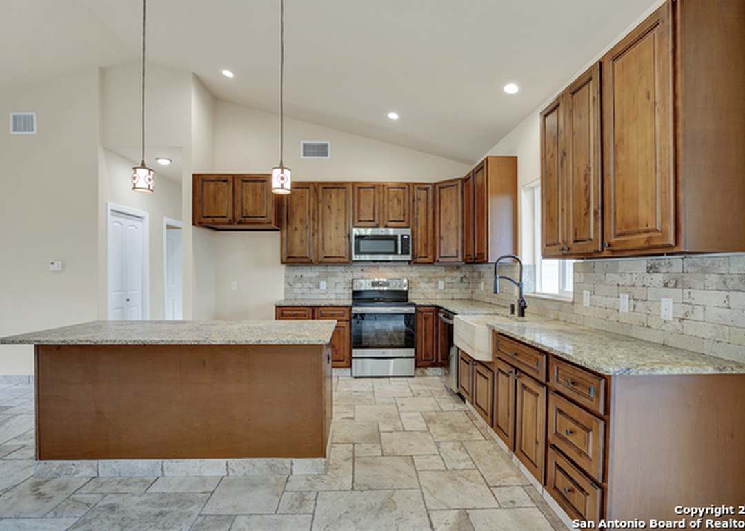 1108 Royal Eagle, Fischer, TX 78623