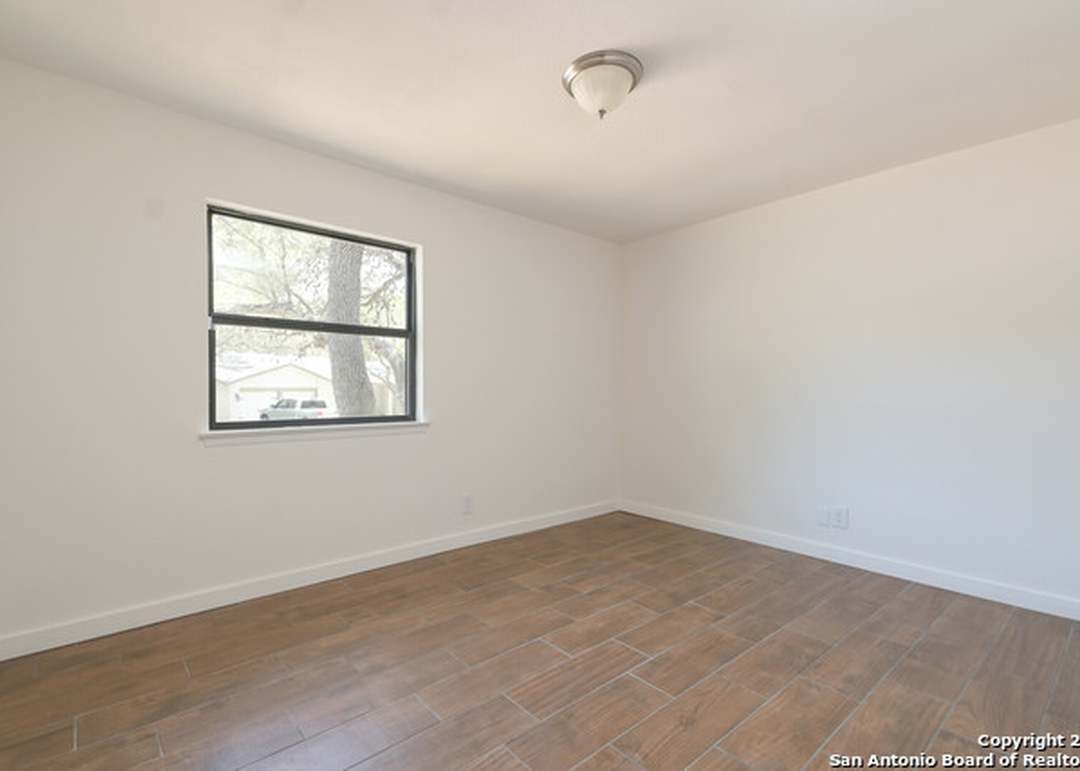 8427 Timber Glen St, San Antonio, TX 78250-4416