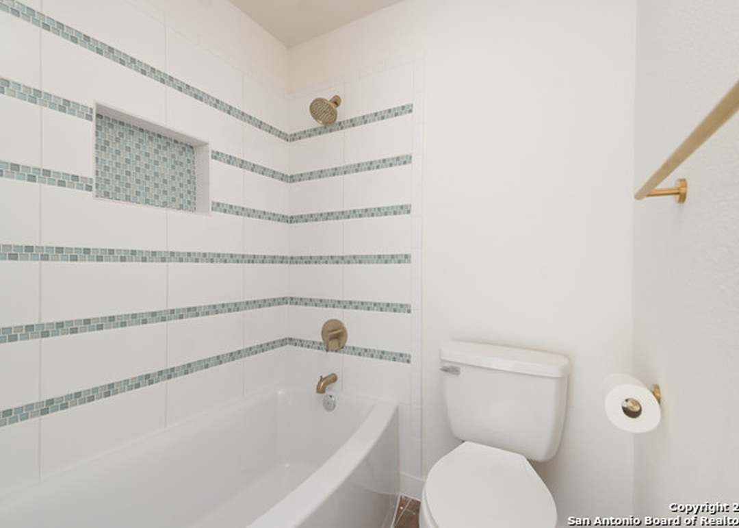 8427 Timber Glen St, San Antonio, TX 78250-4416