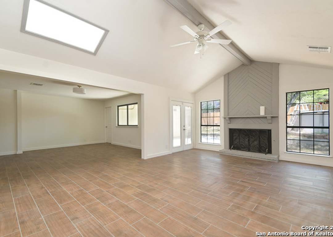 8427 Timber Glen St, San Antonio, TX 78250-4416