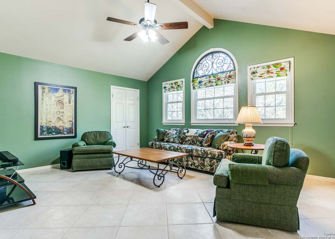 17407 Canyon Holw, San Antonio, TX 78248