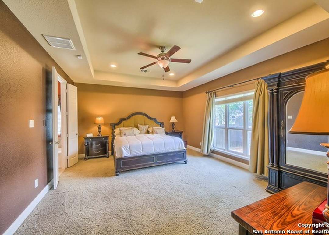 23911 Waterhole Ln, San Antonio, TX 78261-2691