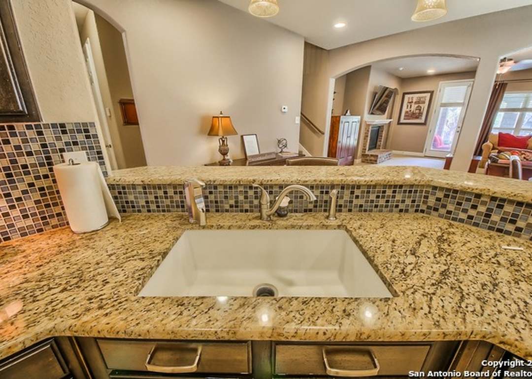 23911 Waterhole Ln, San Antonio, TX 78261-2691