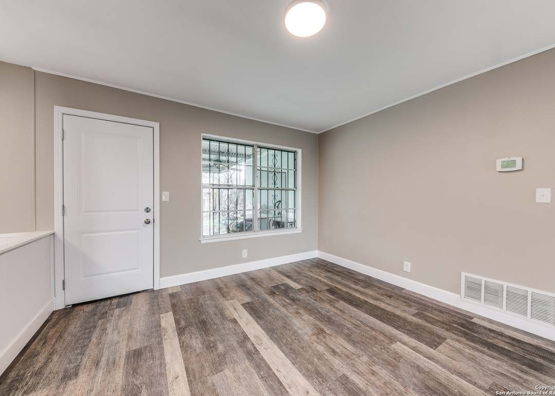 7215 Glen Hl, San Antonio, TX 78239-3412