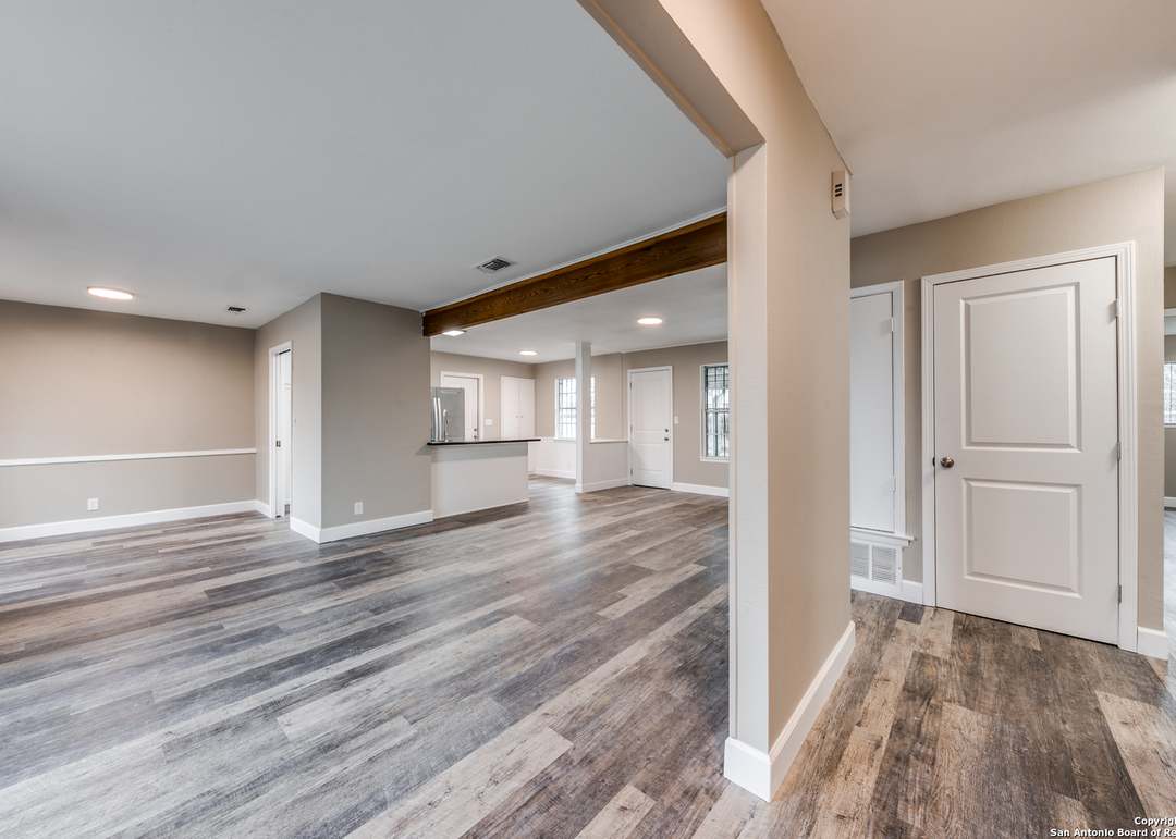 7215 Glen Hl, San Antonio, TX 78239-3412