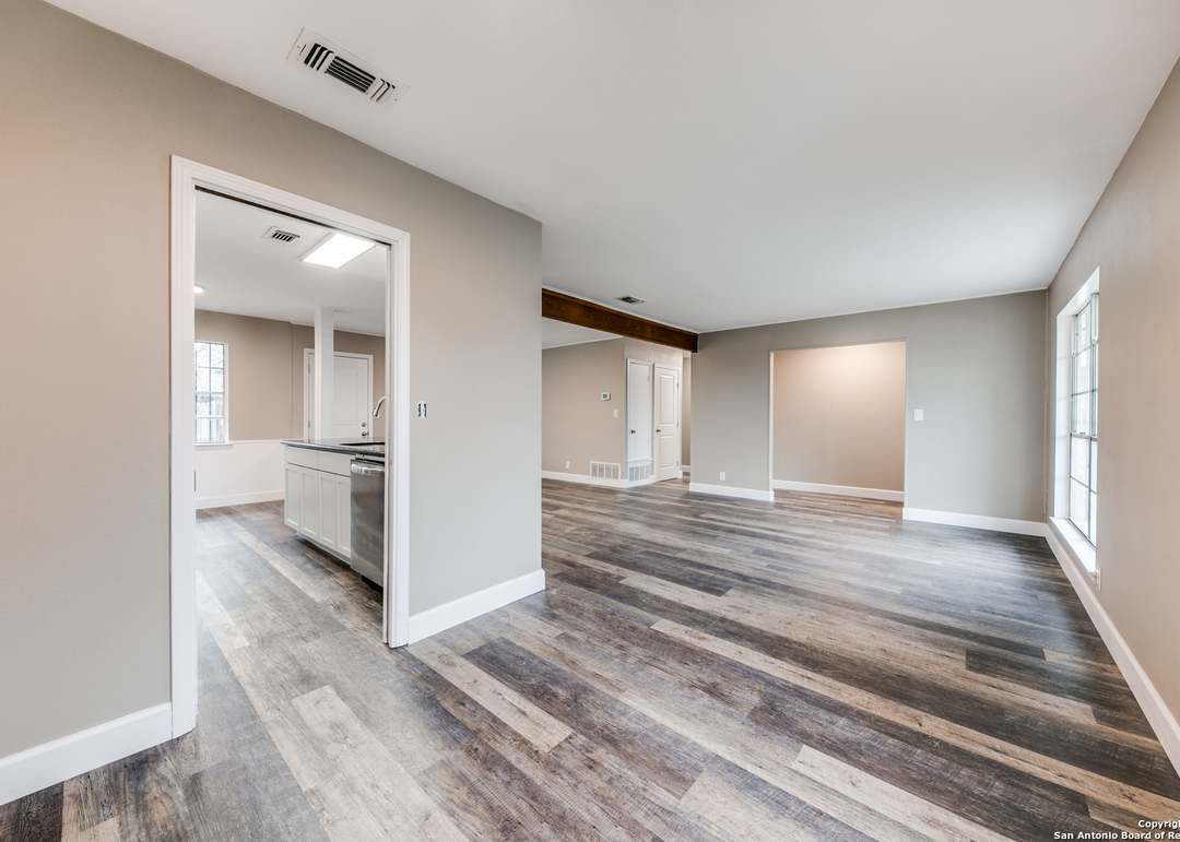 7215 Glen Hl, San Antonio, TX 78239-3412