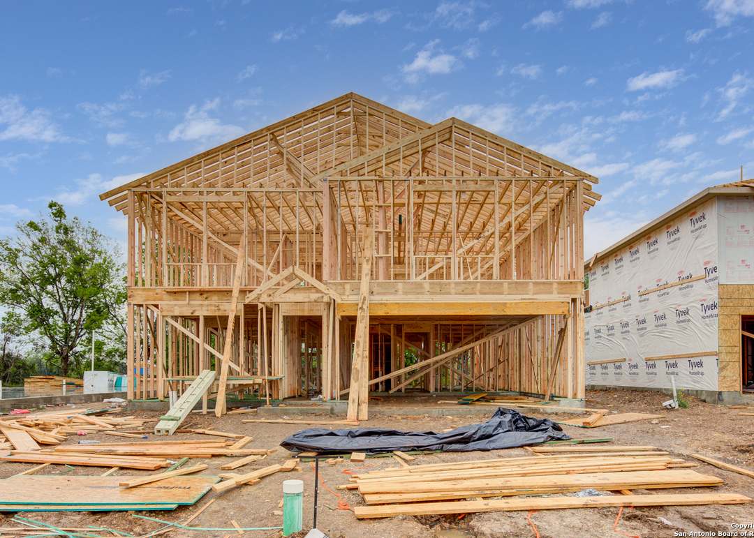 737 Black Mtn, Seguin, TX 78155