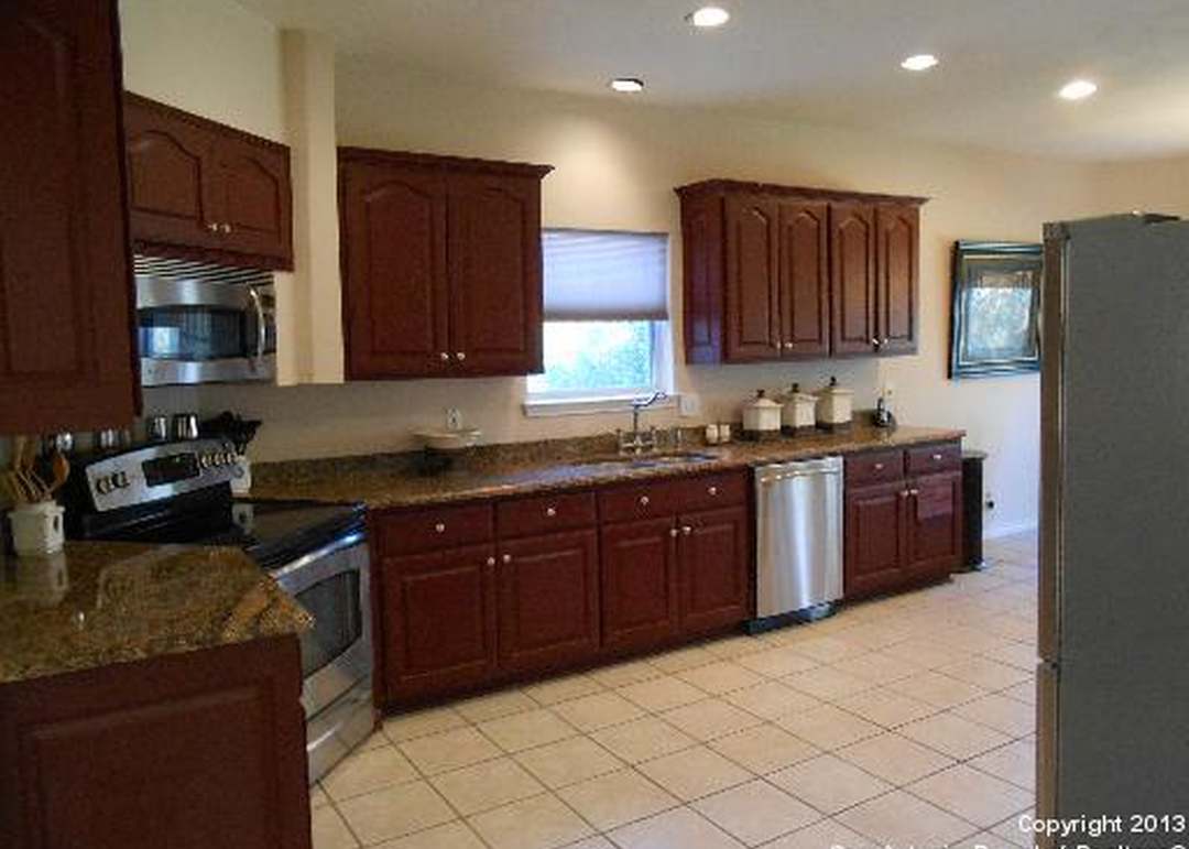 8725 Paisano Pass, San Antonio, TX 78255-3526