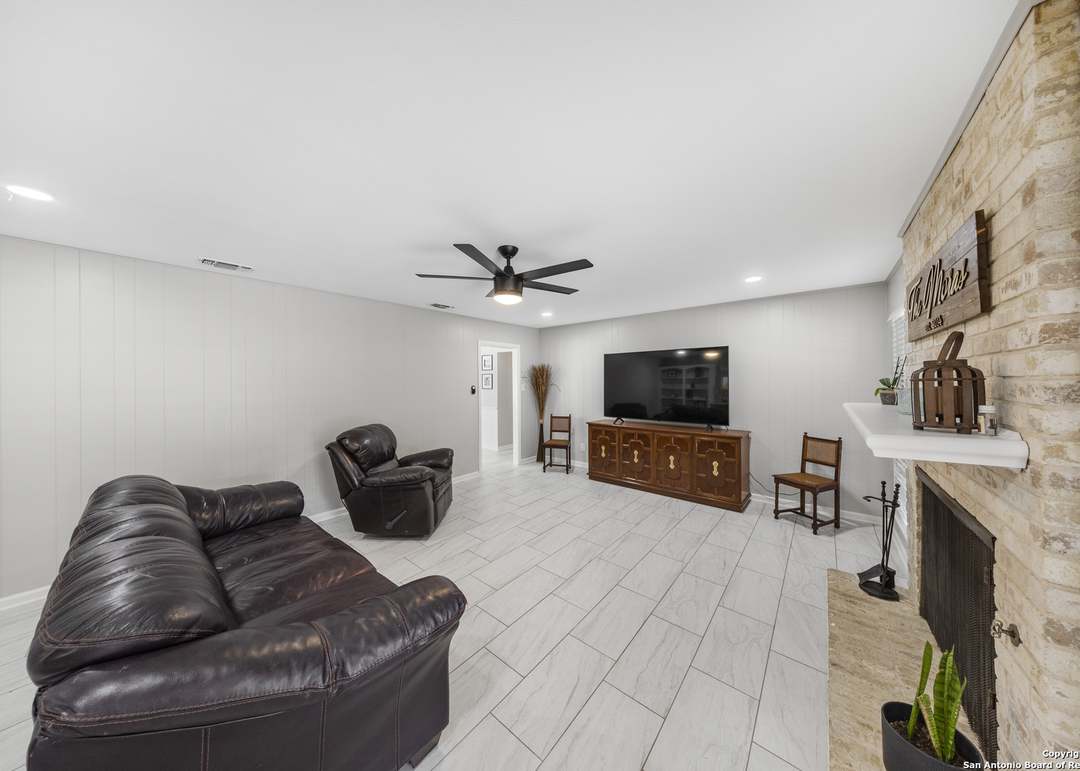 538 Candleglo, Windcrest, TX 78239