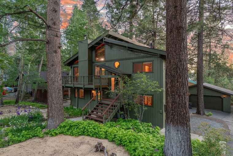 Photo of 10626 Codogan St Truckee, CA 96161-0000