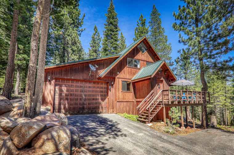 Photo of 11665 Zermatt Dr Truckee, CA 96161