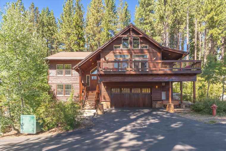 Photo of 10134 Michaels Way Truckee, CA 96161