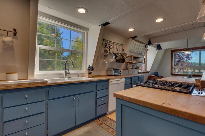 15456 Waterloo Cir, Truckee, CA 96161