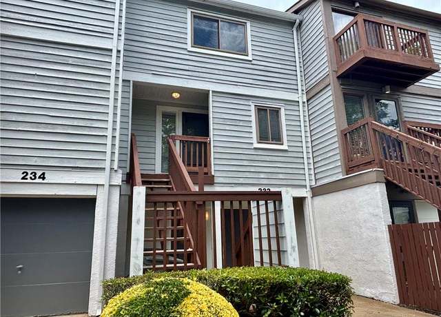 Property at 232 Mill Point Dr, Hampton, VA 23669, 2 beds, 2.5 baths