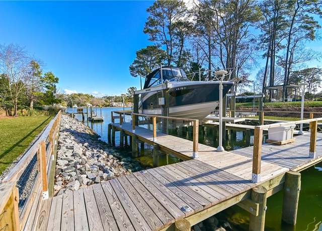 Property at 952 Oriole Dr, Virginia Beach, VA 23451, 5 beds, 3.5 baths