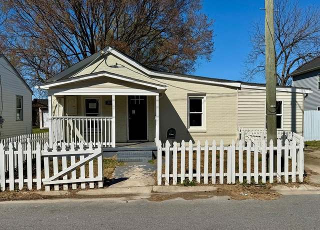 Property at 318 Hunter St, Suffolk, VA 23434, 3 beds, 2 baths